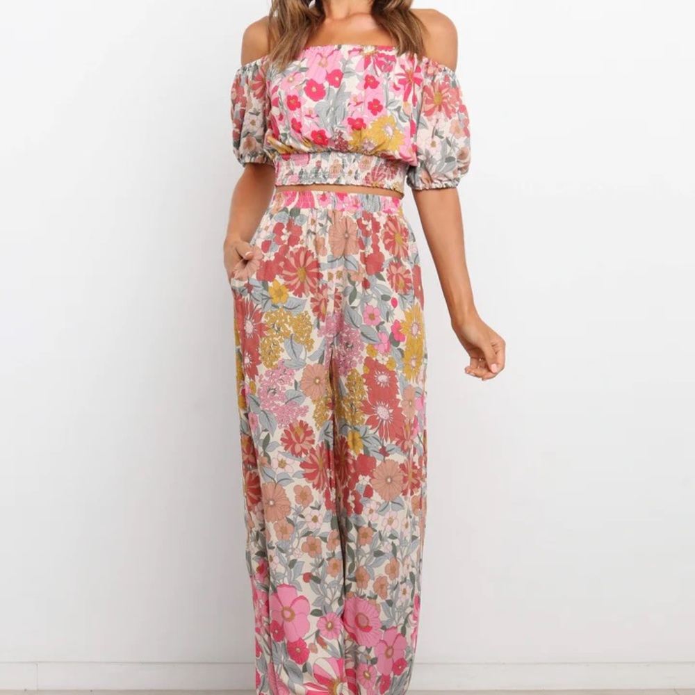 Petal & Pup two piece set top size 8 bottom size 10